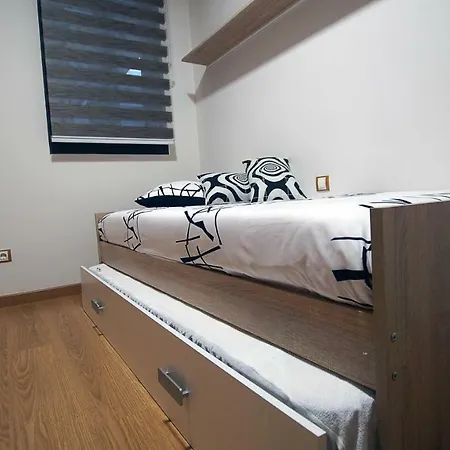 Con Garaje, El Barco 公寓 *