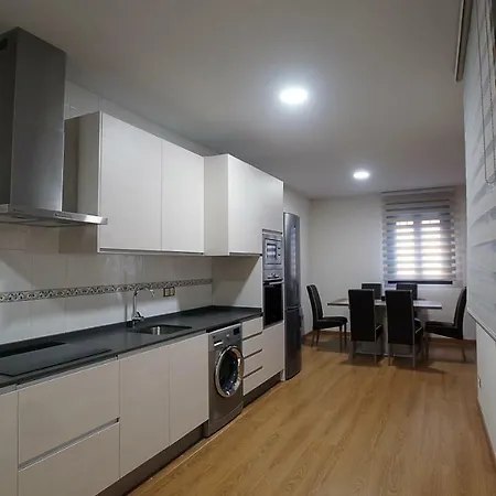 Con Garaje, El Barco 公寓 *